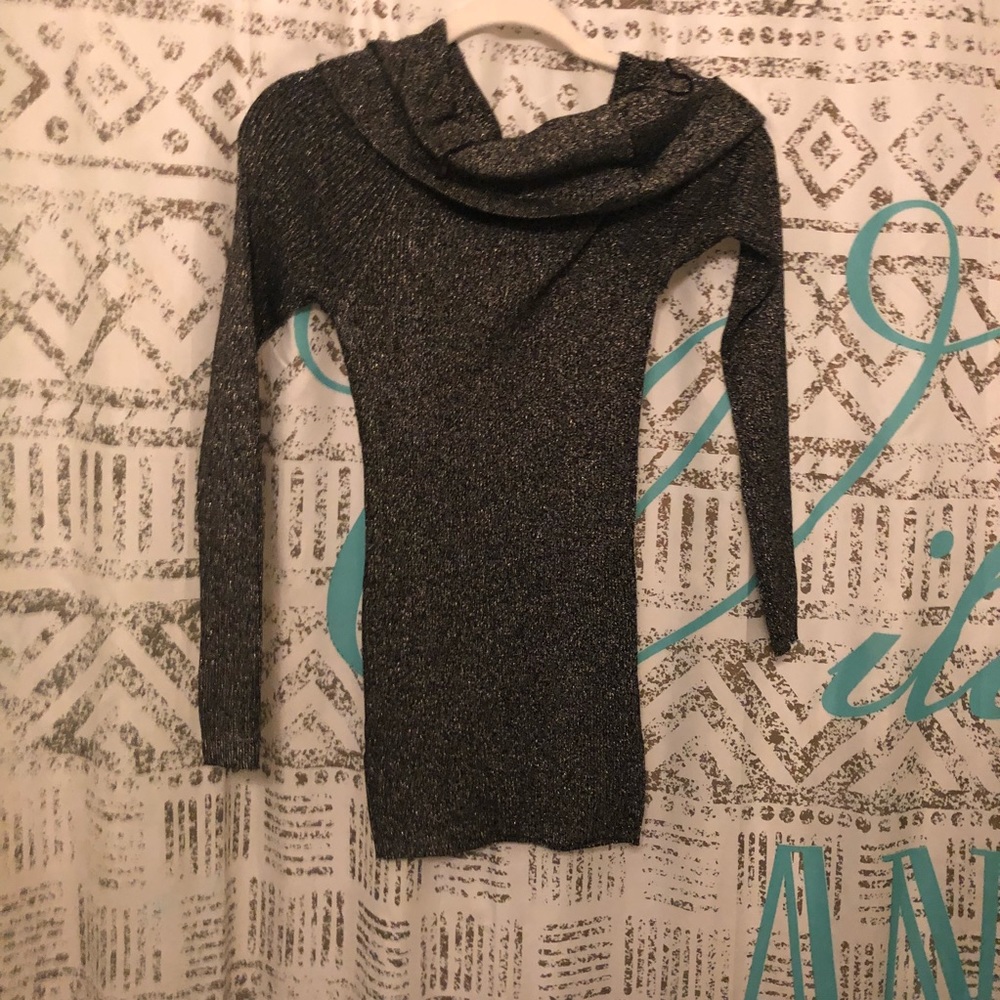 Pretty long sleeves top